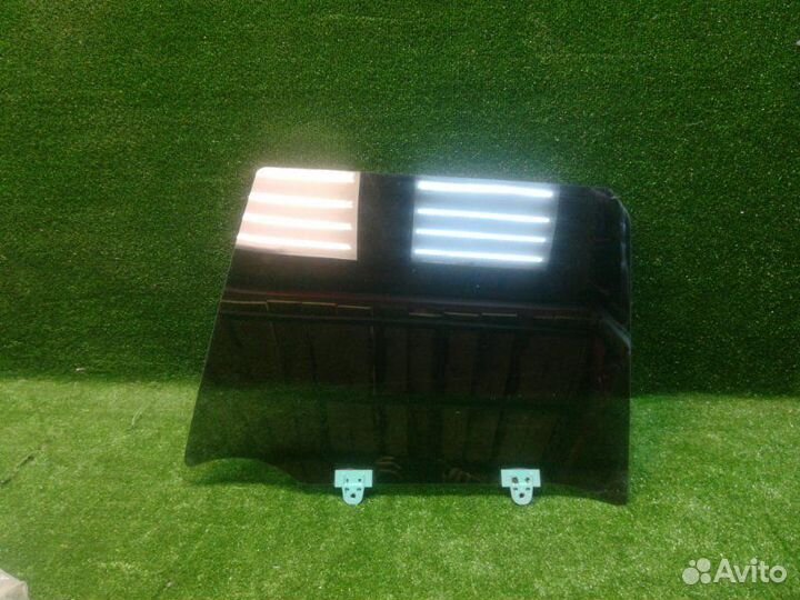 Стекло двери заднее левое Nissan Juke 2011-2016