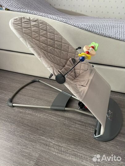Шезлонг babybjorn