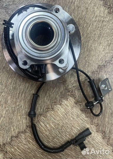 Ступица передняя Dodge Caravan klpch063