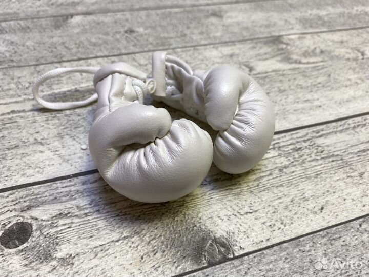 Боксерские перчатки на веревочке Спортфайтер бел