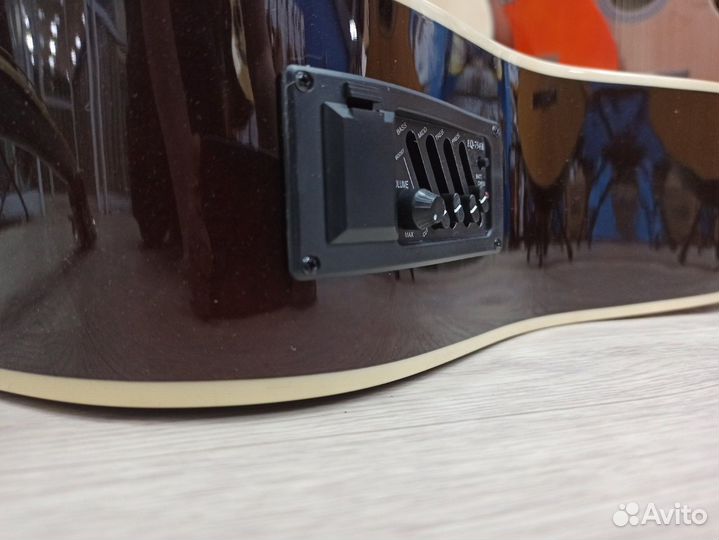 Новая электроакустическая гитара