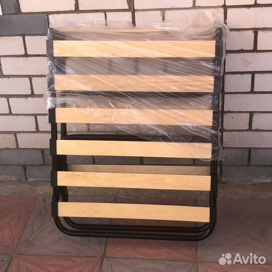 Раскладушка с ламелями