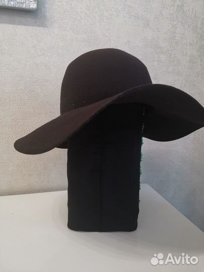 Шляпа женская с широкими полями