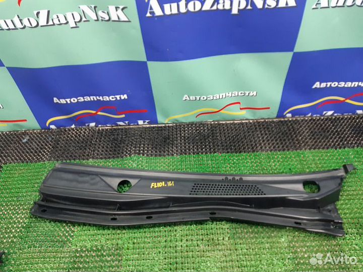 Жабо левое Mitsubishi Pajero Sport