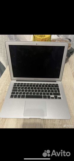 Apple MacBook Air 11 (2010)