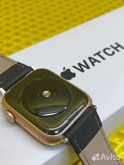 Apple Watch SE 44mm Gold A2352