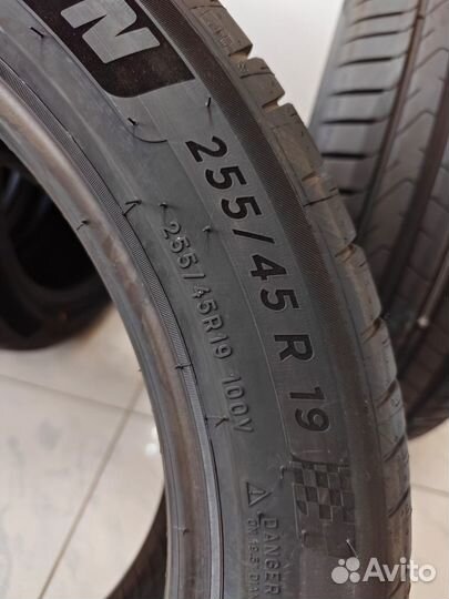 Michelin Pilot Sport 4 SUV 255/45 R19 100V