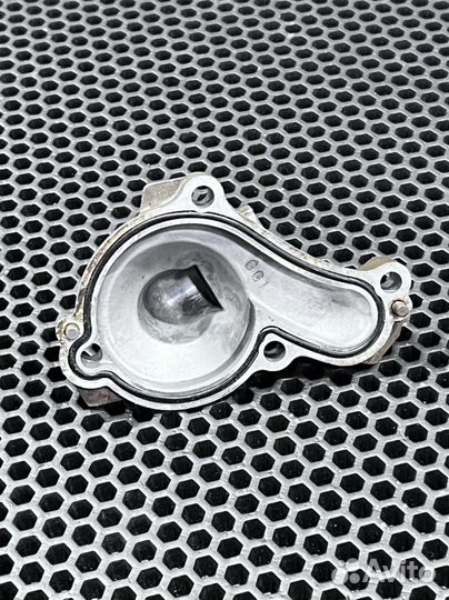 Крышка помпы Yamaha YZ 450F 2003-2005