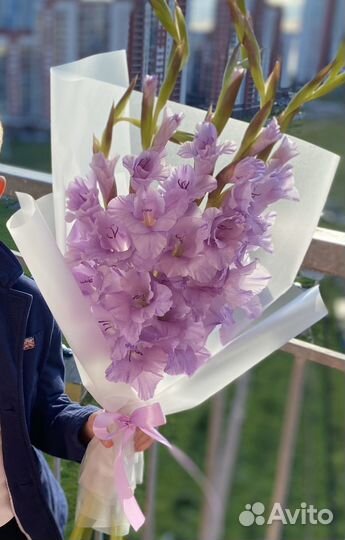 Гладиолусы букет