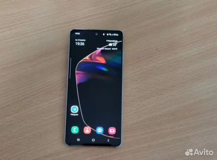 Телефон Samsung Galaxy Note 10 Lite