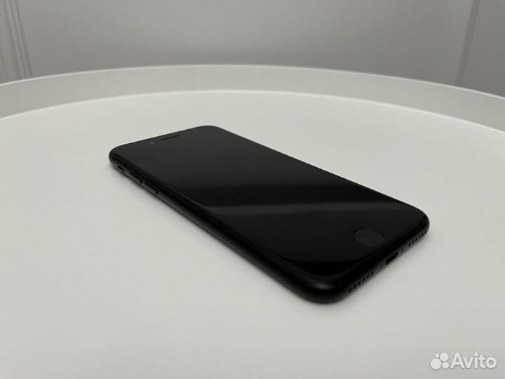 Мобильный телефон iPhone 7 бу