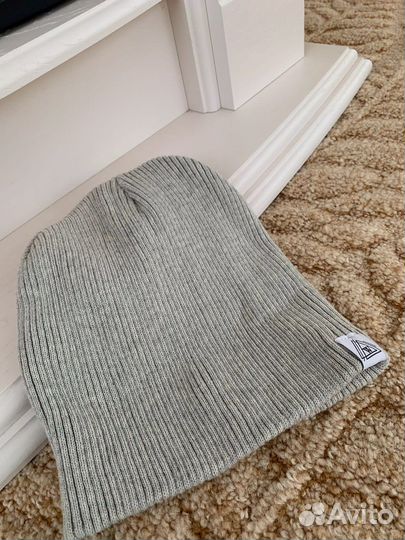 Шапки новые gloria jeans