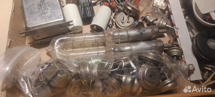 Транзисторы, радиодетали и т.д. ворох