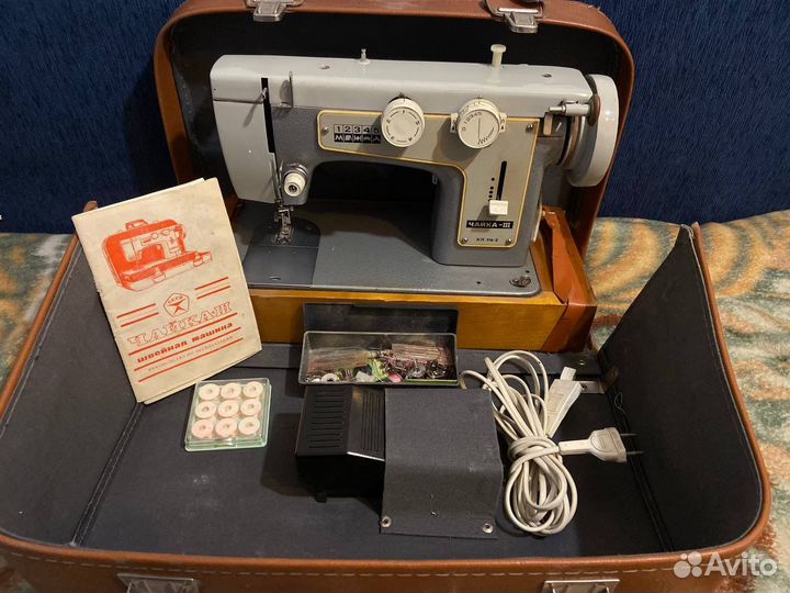 Швейная машина Чайка 3