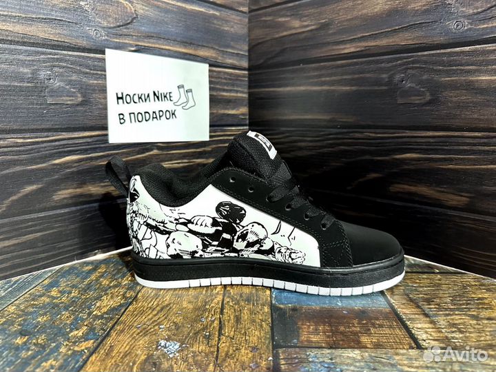 Женские кроссовки DC Shoes Court Graffik & Marvel