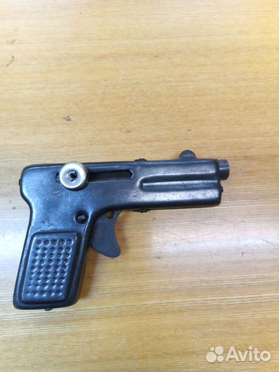 Пистолет пружинный