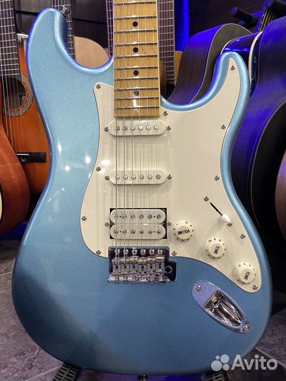 Электрогитара Stratocaster + Комбоусилитель 10вт