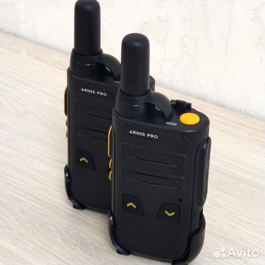 Рация-радиостанция в комплекте с наушниками