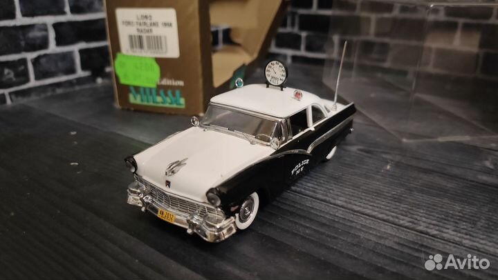 Ford Fairlane 1/43 vitesse