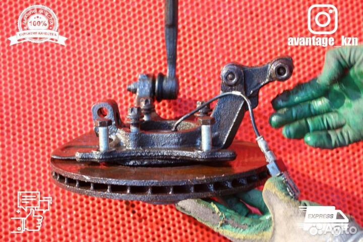 Кулак в сборе передний левый Opel Astra H хэтчбек