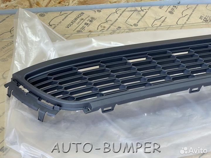 Volkswagen Polo Хэтчбэк 2009- Решетка бампера
