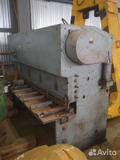 Гильотинные ножницы механические нв3118