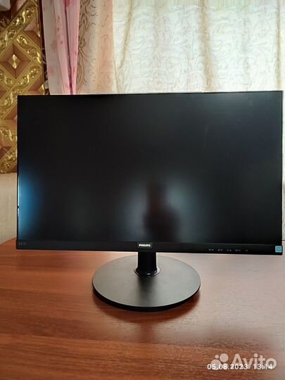 Монитор philips 221V диагональ - 55,см, 2020г