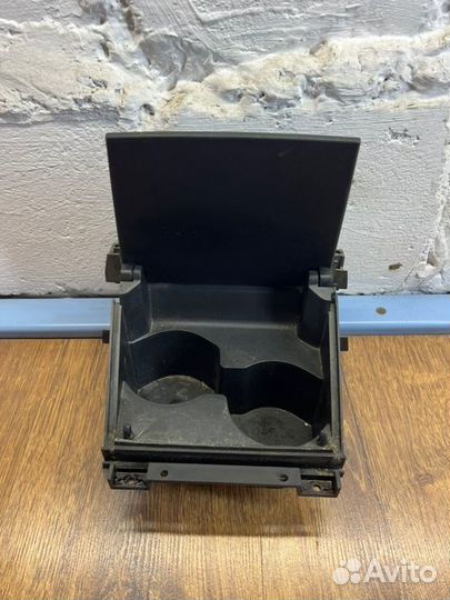 Подстаканник Nissan Tiida С11 хэтчбек 2005