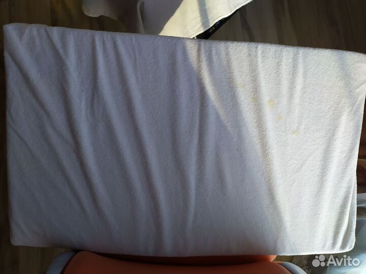 Подушка позиционер для новорожденных клиновидная