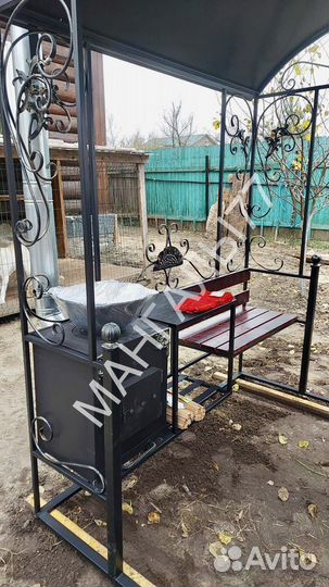 Мангал с крышей