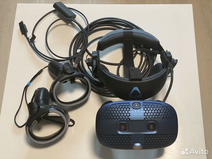 Шлем виртуальной реальности HTC Vive Cosmos