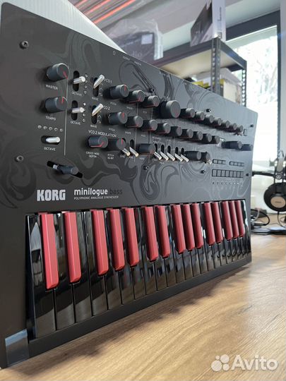 Korg minilogue bass