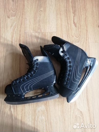 Коньки хоккейные 41 размер