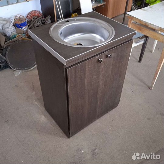 Раковина с тумбой