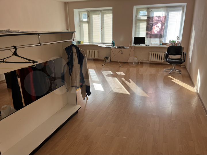 3-к. квартира, 86 м², 1/3 эт.