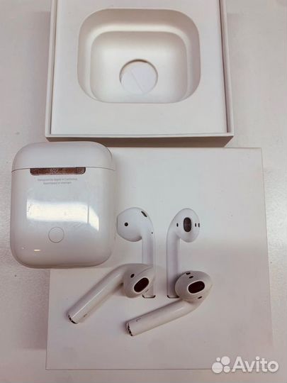 Наушники Apple AirPods 2 Charging Case (MV7N2RU/A)