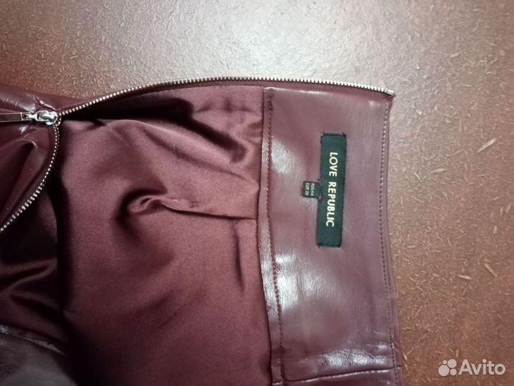 Кожаная юбка карандаш бордовая