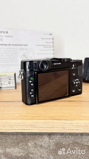 Fujifilm X10