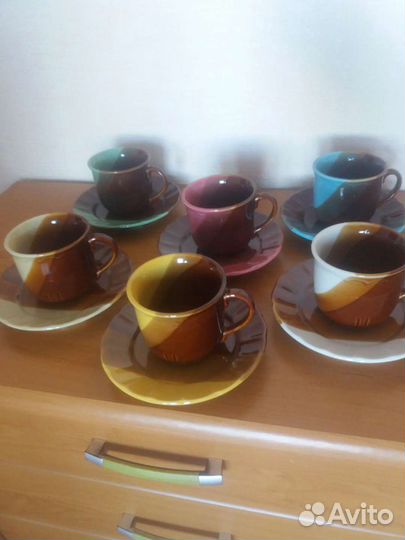 Чашки с блюдцами