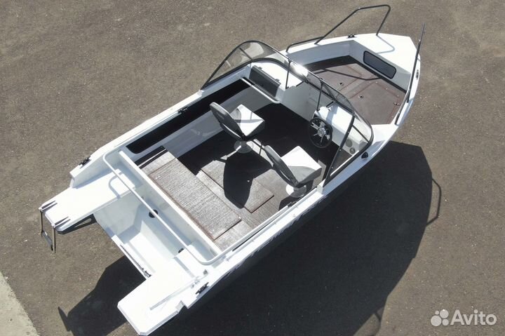 Моторная лодка Неман 450 DC New с оборудованием