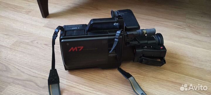 Видеокамера panasonic М7