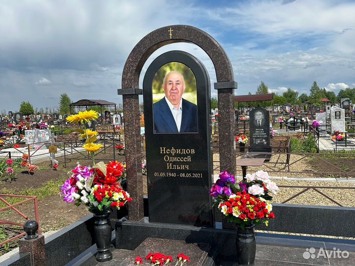 Памятники из гранита мемориальные комплексы