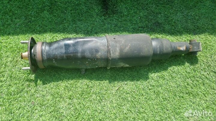 Пневмостойка задняя правая Toyota Crown Majesta