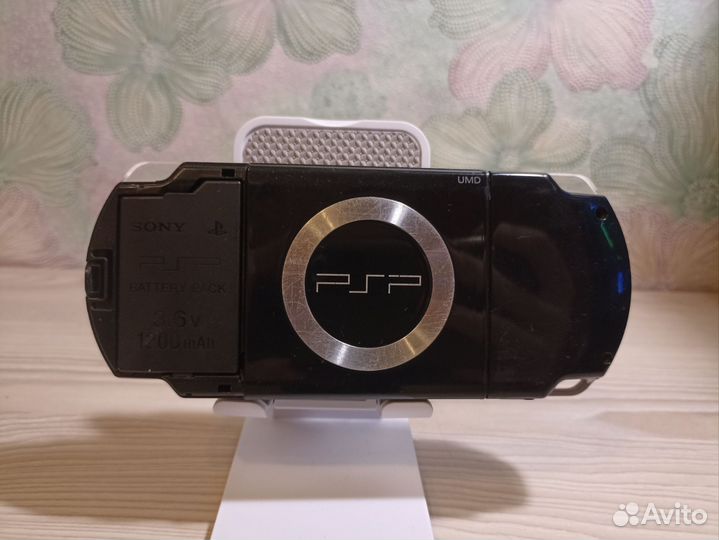 Sony PSP 2004 прошитая + много игр