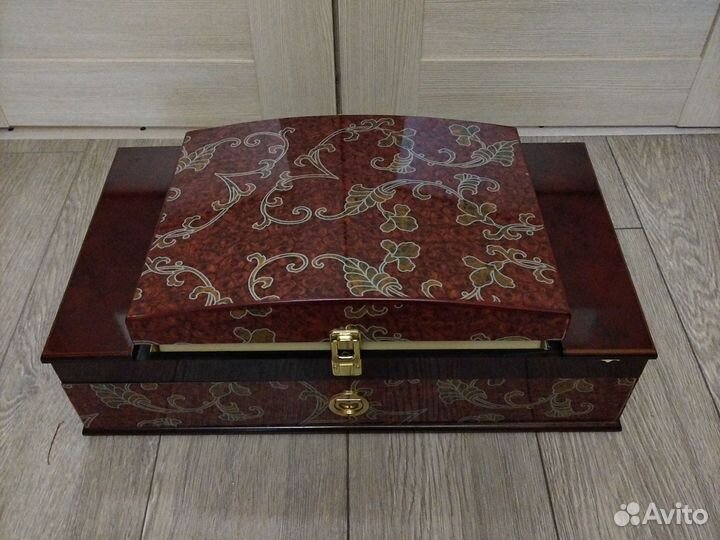 Набор столовых приборов новый