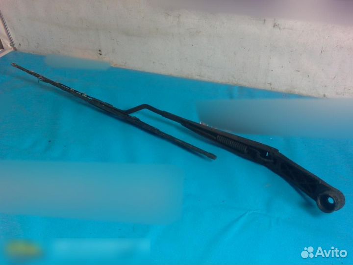 Поводок стеклоочистителя передний правый Hyundai S