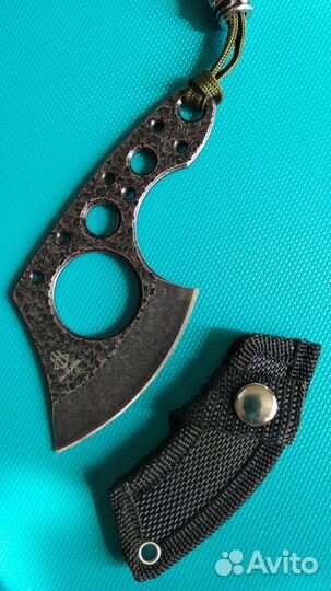 Нож с темляком и бусиной