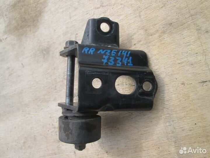 Кронштейн опоры двигателя задний Toyota Corolla