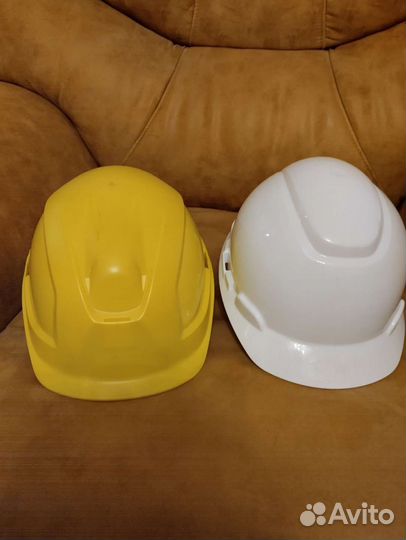 Наушники для защиты слуха, каска защитная