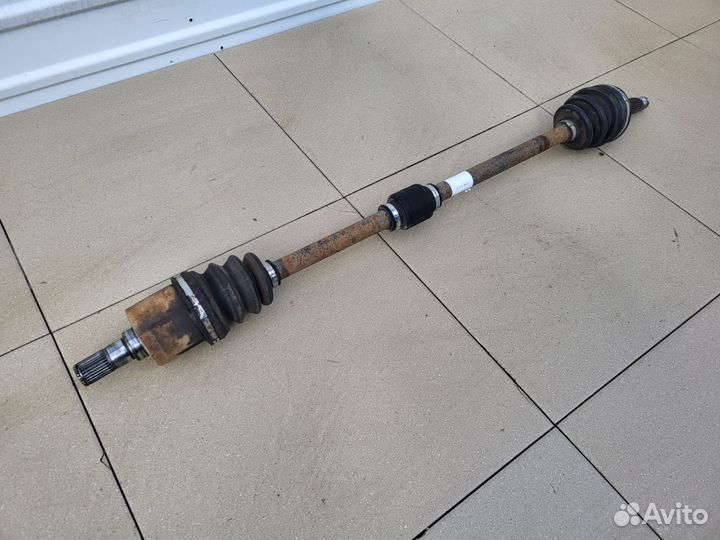 Привод передний правый Hyundai Accent